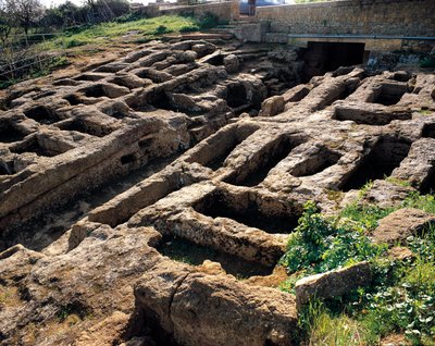 Rovine della necropoli cristiana nella Valle dei Templi, IV-V secolo. Agrigento, Sicilia, Italia da Paleo Christian