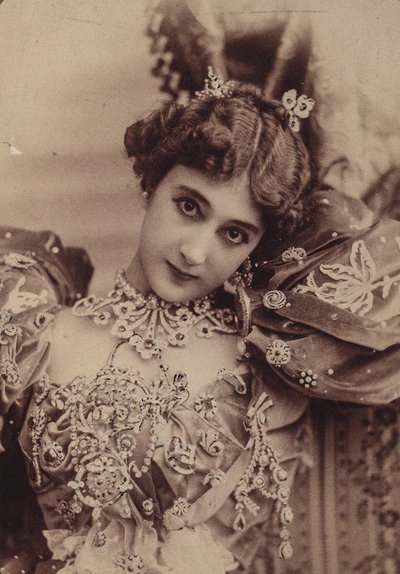La Belle Otéro, 1890 da Paris . Photo studio Reutlinger