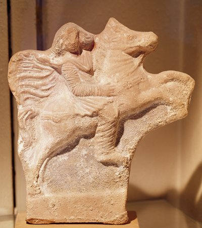 Statua di cavaliere partico (terracotta) da Parthian School