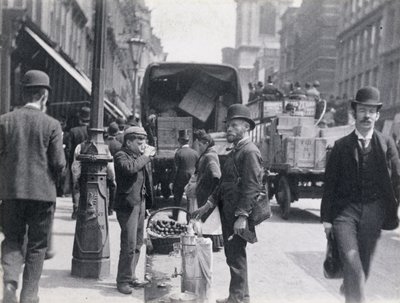 Venditore di sorbetto o acqua a Cheapside, 1893 da Paul Martin