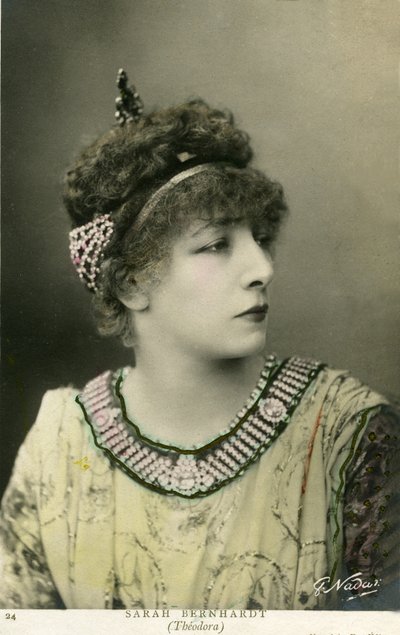 Henriette Rosine Bernard alias Sarah Bernhardt (1844-1923) come "Théodora", opera di Victorien Sardou, nel 1884 da Paul Nadar