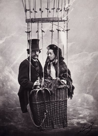 Paul Nadar e sua moglie nel cesto del pallone aerostatico (foto in bianco e nero) da Paul Nadar