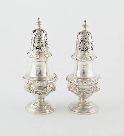 Coppia di spargitori, Londra, 1732-43 da Paul de Lamerie