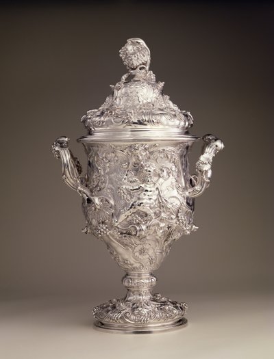 Coppa con coperchio a due manici, 1742-43 da Paul de Lamerie