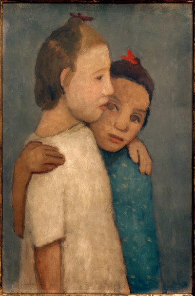 Due ragazze in abito bianco e blu, appoggiate alla scuola da Paula Modersohn Becker