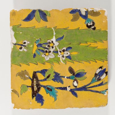 Una piastrella di ceramica persiana del XVIII secolo in giallo da Persian School
