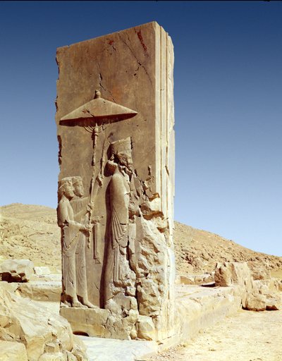 Rilievo nella Sala delle Cento Colonne raffigurante il re Serse I che lascia la Sala, Periodo Achemenide da Persian School