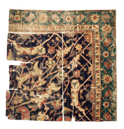 Frammento di tappeto medaglione di Tabriz, Persia nord-occidentale, metà del XVI secolo da Persian School