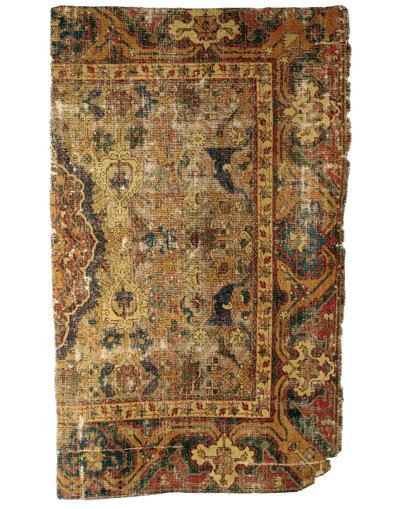 Frammento di tappeto medaglione Tabriz insolito, Nord Ovest Persia, prima metà del XVI secolo da Persian School