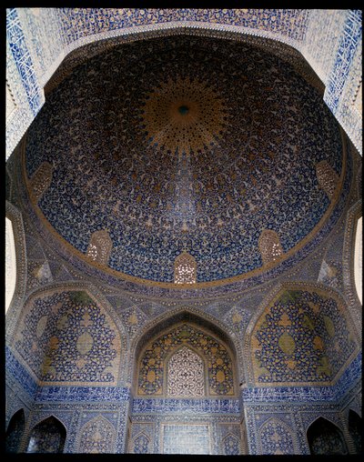 Veduta della cupola principale della Moschea Jameh da Persian School