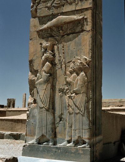 Veduta del tripylon del palazzo di Dario, VI secolo a.C. da Persian School