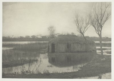 Una casa-barca in canna da Peter Henry Emerson