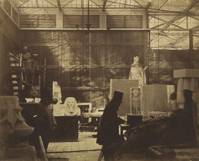 Magazzino con artigiani e calchi in gesso, Crystal Palace da Philip Henry Delamotte