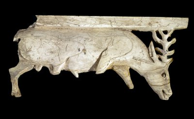 Civiltà dei Fenici: ornamento di un letto reale in avorio a forma di cervo da Phoenician