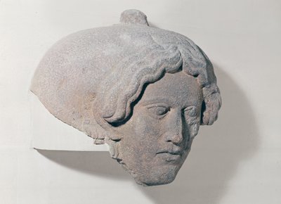 Testa di donna, frammento di un sarcofago da Phoenician