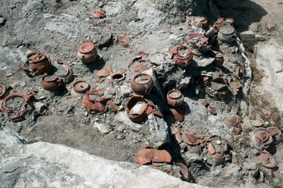 Civiltà dei Fenici: resti di vasi, sito del tofet della città punica di Sulcis sull