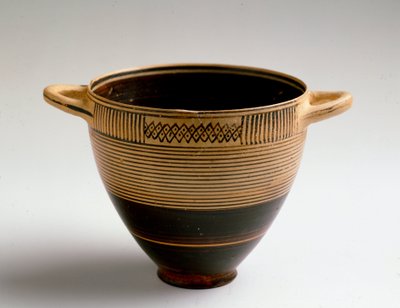 Arte fenicia: coppa tipo Kotyl in argilla dipinta. Da Lauritia (Almuñécar in Spagna) Dim. 8x9,2 cm Granada, museo archeologico da Phoenician Phoenician