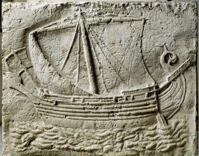 Arte fenicia: bassorilievo di sarcofago che rappresenta una nave mercantile - Dal vecchio porto di Sidone (Saidoon) in Libano - Parigi, museo del Louvre - Una nave commerciale fenicia - Dettaglio del rilievo di un sarcofago in pietra trovato a Sidone (Liba da Phoenician Phoenician