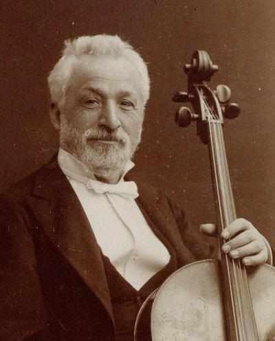 Ritratto del compositore e violoncellista Gaetano Braga, c. 1875 da Photo studio Nadar.