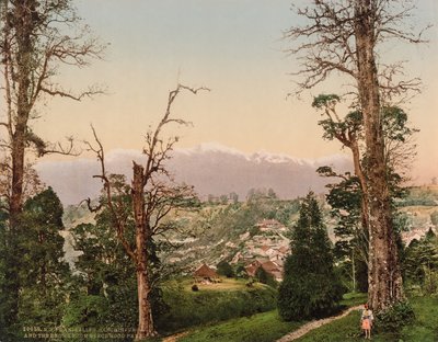 Darjeeling. Kinchinjunga e le nevi da Beechwood Park da Photoglob Co. (Zurich, active c. 1890 1910)