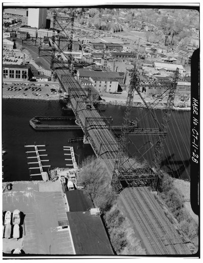 Ponte sul fiume Norwalk, Norwalk, Connecticut da Photographer American