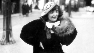 Cantante francese Edith Piaf a Montmartre da Photographer French