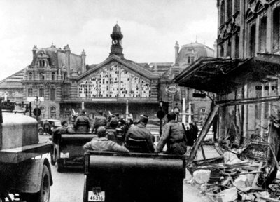 Soldati Tedeschi alla stazione di Lille da Photographer French