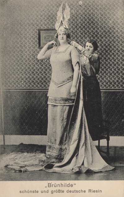 Brunilde, la più bella e alta gigantessa tedesca da Photographer German
