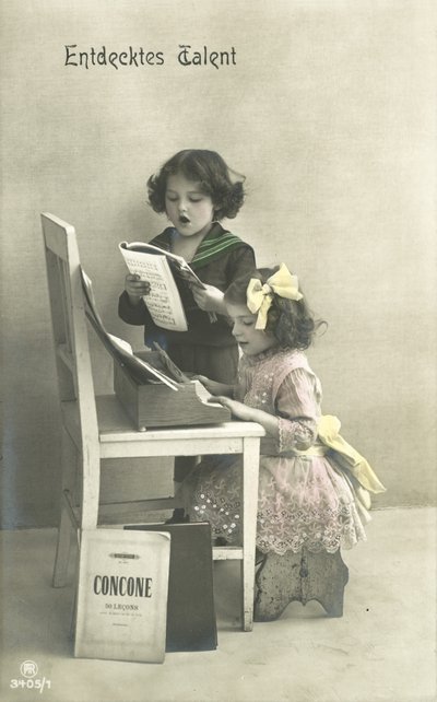 Bambini che cantano (foto a colori) da Photographer German