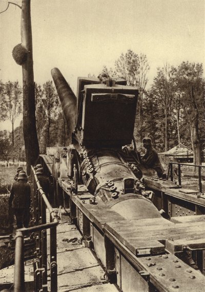 Cannone ferroviario tedesco da 380 mm del tipo utilizzato nei bombardamenti di Verdun e Dunkerque, Francia, Prima Guerra Mondiale da Photographer German