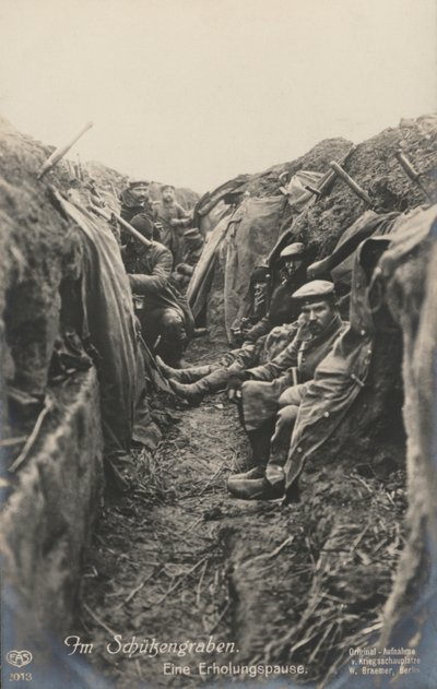 Soldati tedeschi in pausa nelle trincee, Prima Guerra Mondiale da Photographer German