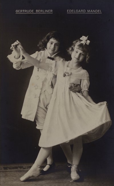 Gertrude Berliner ed Edelgard Mandel, attrici tedesche da Photographer German