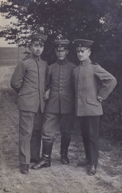 Gruppo di tre soldati dell