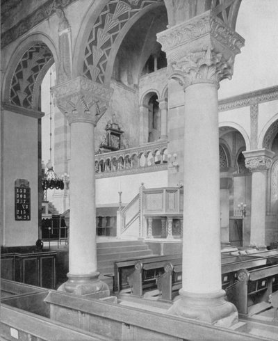 Michaeliskirche, interno con il coro degli angeli da Photographer German