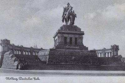 Monumento a Kaiser Guglielmo I, Deutsches Eck, Coblenza, Germania (foto in bianco e nero) da Photographer German