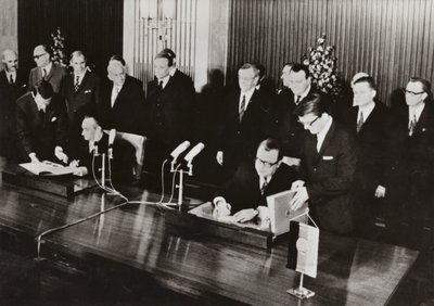 Il 26 maggio 1972 fu firmato a Berlino, capitale della RDT, il Trattato sul Traffico, il primo trattato di stato tra la Repubblica Democratica Tedesca e la Repubblica Federale di Germania da Photographer German