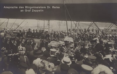 Discorso del sindaco Dr Reike al costruttore di dirigibili tedeschi Graf Ferdinand von Zeppelin da Photographer German
