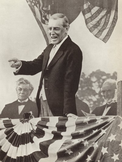 Il presidente degli Stati Uniti Woodrow Wilson, la forza trainante dietro la creazione della Società delle Nazioni, che tuttavia non riuscì a persuadere il suo paese a unirsi all