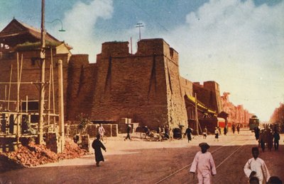 Manciuria: Parte del muro della città cinese a Mukden da Photographer Japanese