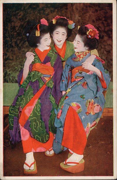Tre giovani donne giapponesi in costume tradizionale da Photographer Japanese