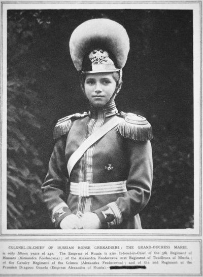Granduchessa Maria in uniforme da colonnello capo dei granatieri a cavallo russi da Photographer Russian