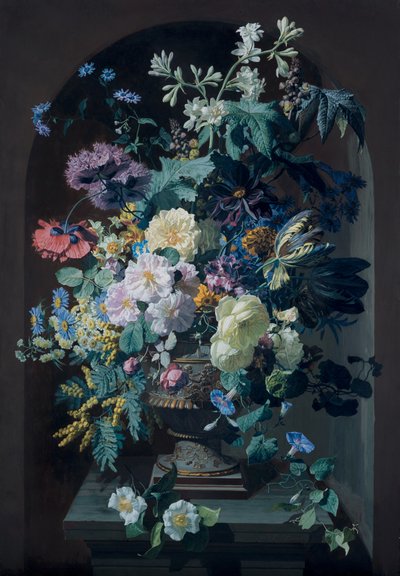 Vaso di fiori con mimose e vaso di fiori con grappolo d