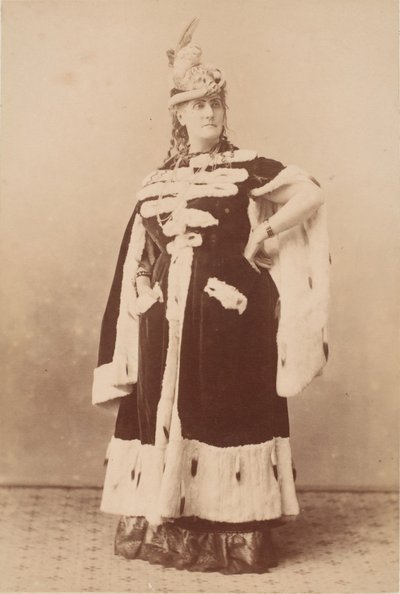 [La Contessa in Mantello di Ermellino], 1860s da Pierre Louis Pierson