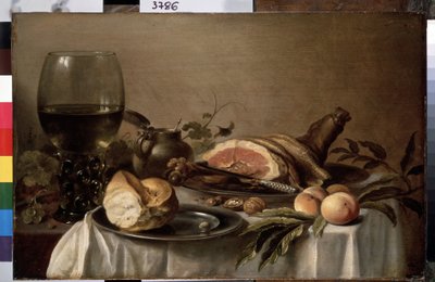 Natura morta con colazione, prosciutto, pane, pesche e noci da Pieter Claesz