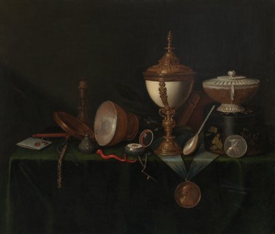 Natura morta con coppa di uova di struzzo e cimeli di Whitfield da Pieter Gerritsz van Roestraeten