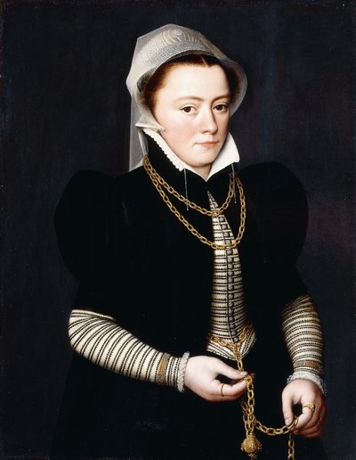 Ritratto di una signora, in piedi, piccolo tre quarti, con corpetto a righe e cappotto nero, che tiene un pomander su una catena d