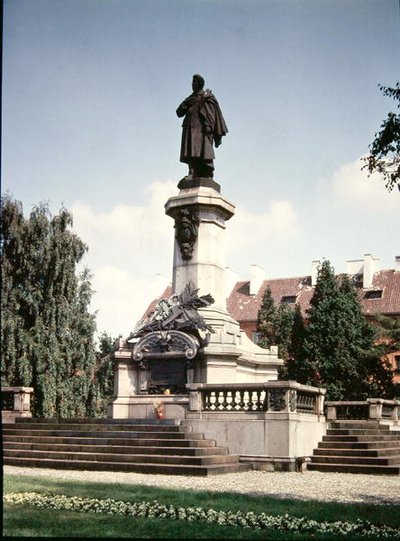 Statua di Adam Mickiewicz (1798-1855) eretta nel 1898 da Polish School
