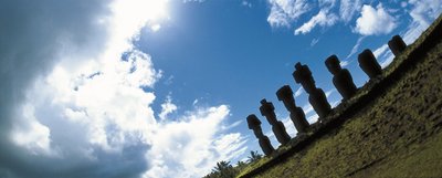 Statue Moai, Parco Nazionale Rapa Nui, Isola di Pasqua, Cile da Polynesian Polynesian