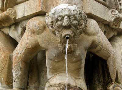 Atlante mitico alla base di un obelisco, Lamego, Portogallo. 1738 da Portuguese School