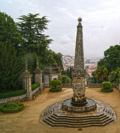 Obelisco del Santuário de Nossa Senhora dos Remédios, Lamego, Portogallo. 1738 da Portuguese School